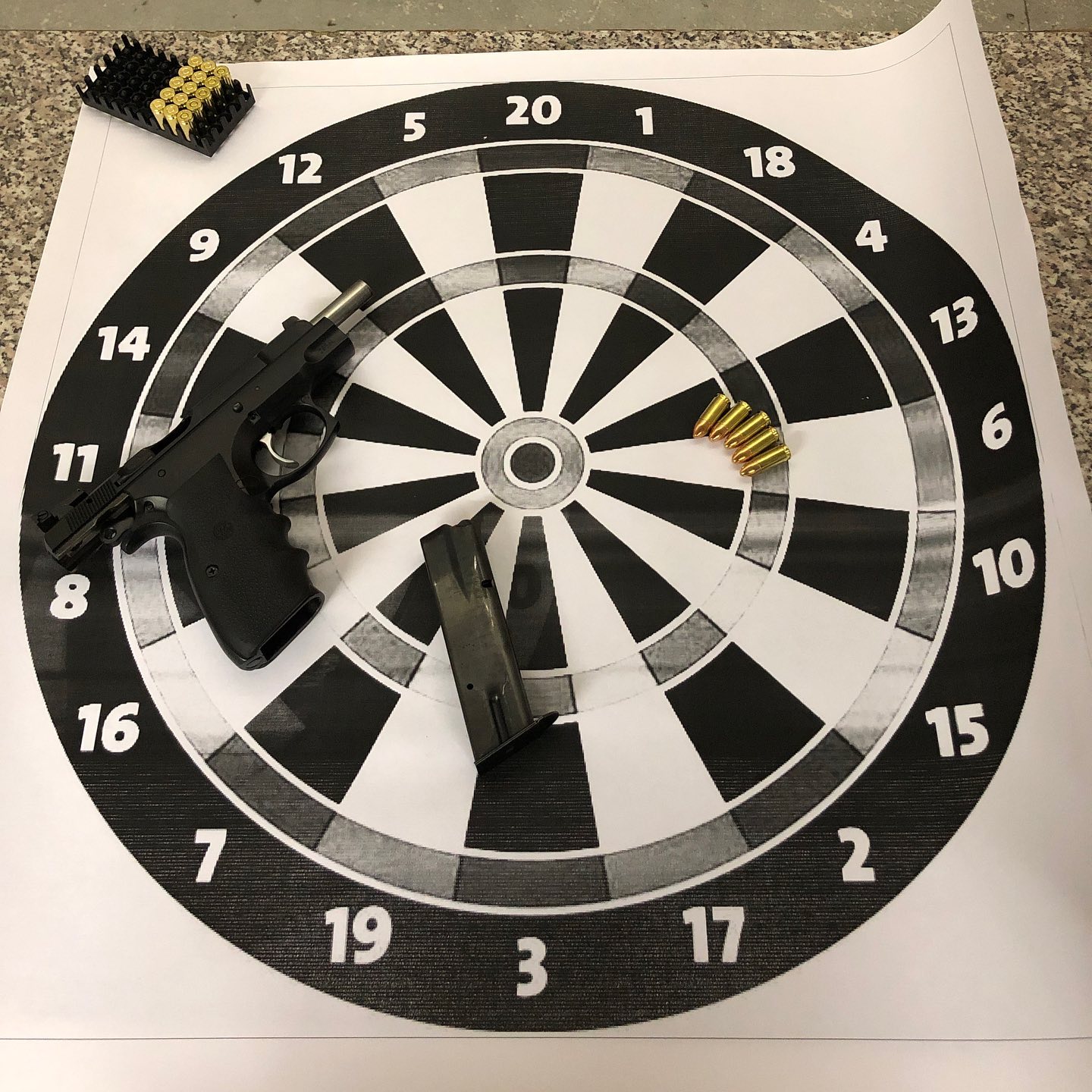 Heute gab‘s mal andere Scheiben und schnellere Darts 😉🎯🔫